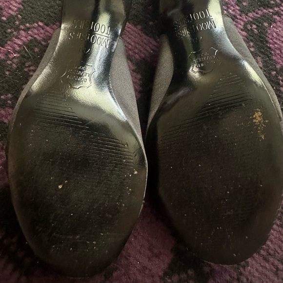 Mootsies Tootsies Black sling back peep toe heels. Size 7 - Picture 5 of 12